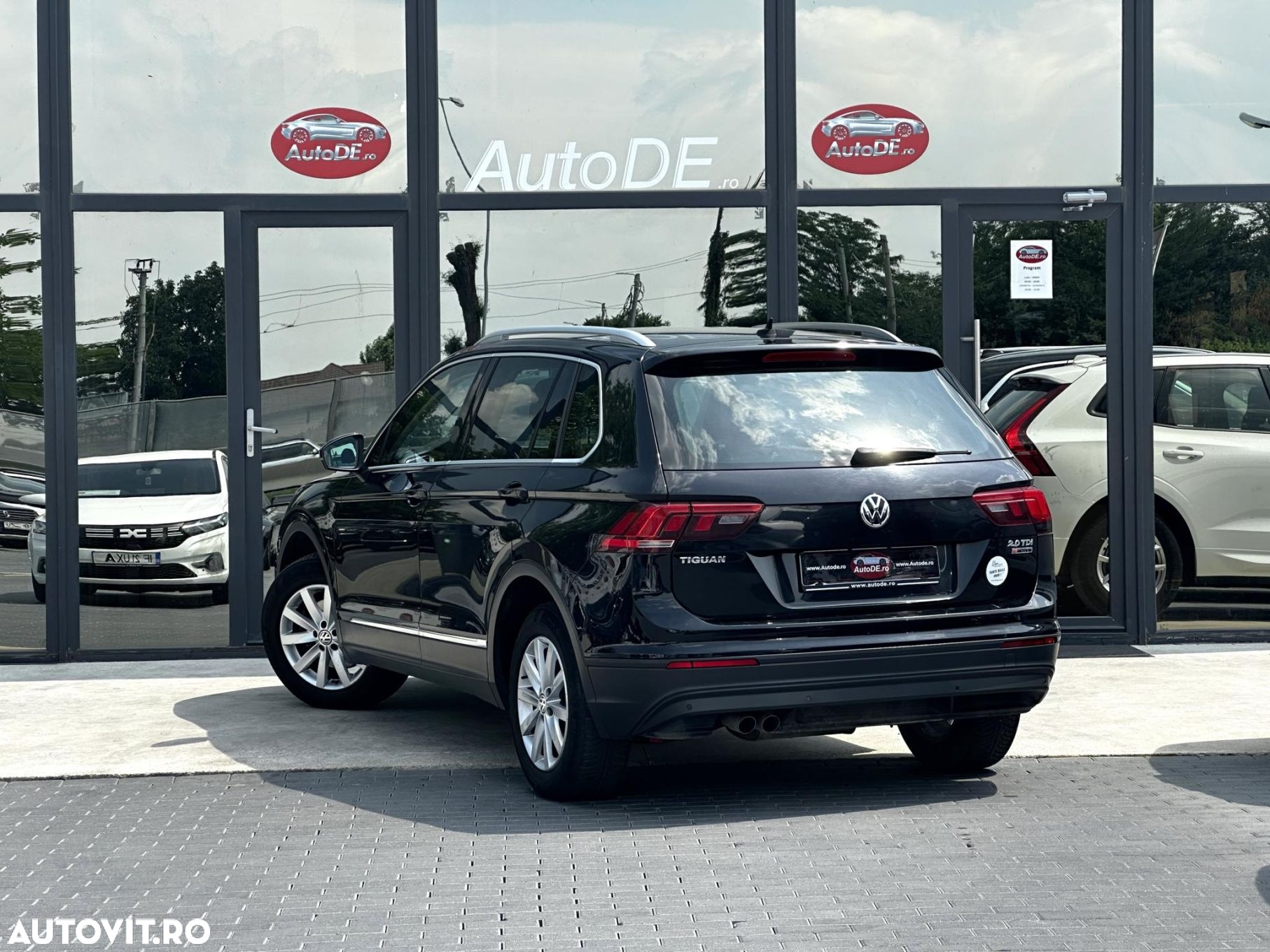 Volkswagen Tiguan - 4