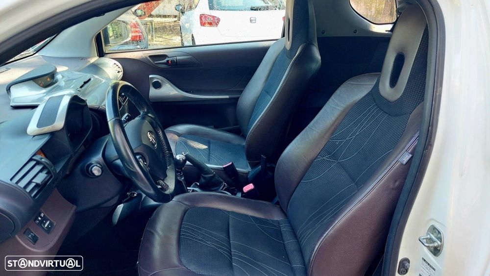 Toyota iQ 1.0 VVT-i - 7