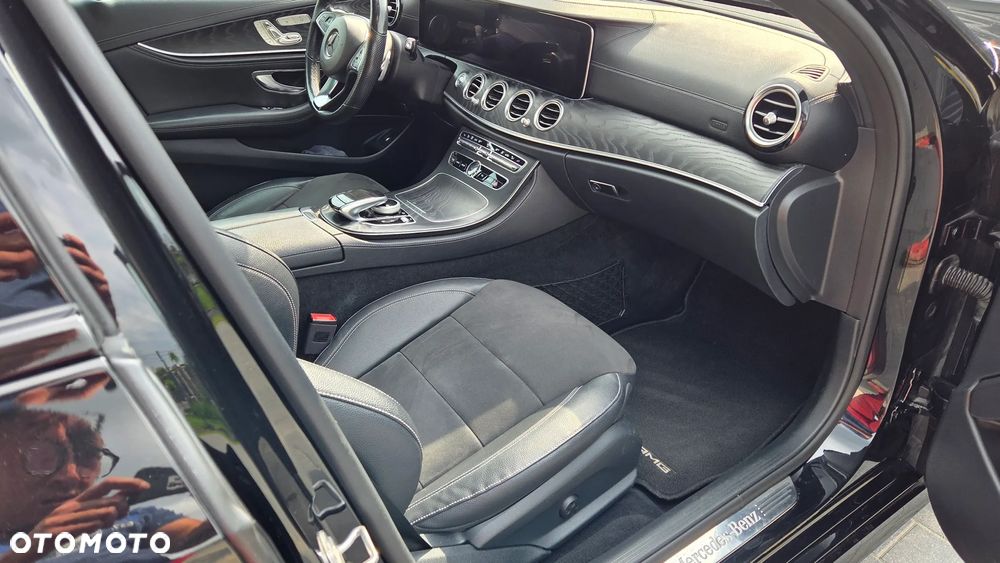 Mercedes-Benz Klasa E 220 d 9G-TRONIC - 11