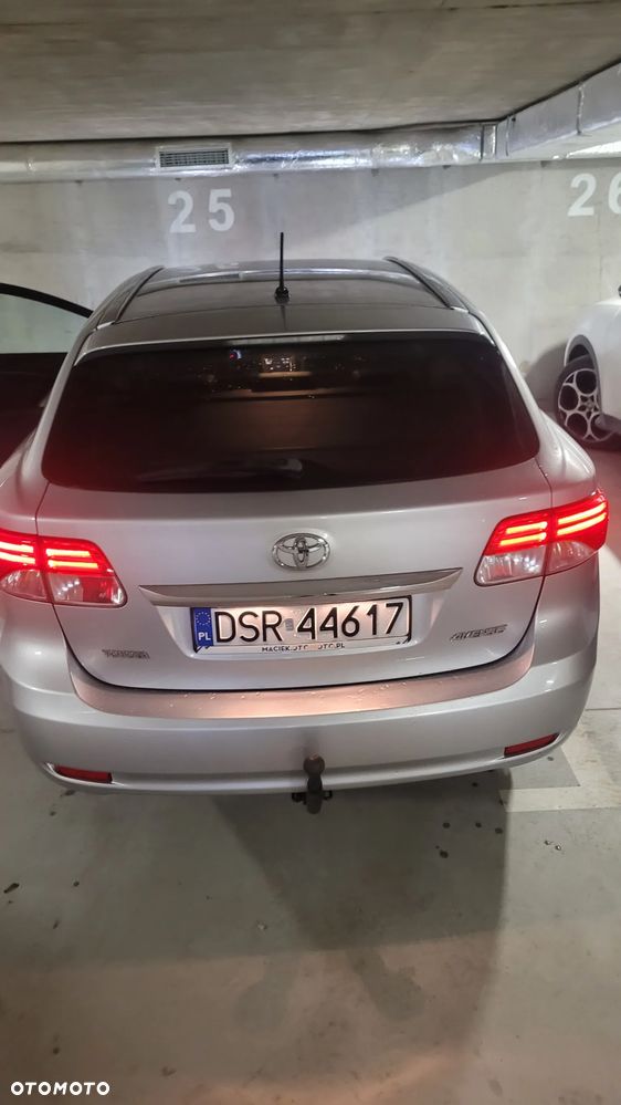 Toyota Avensis 2.0 D-4D Executive - 6
