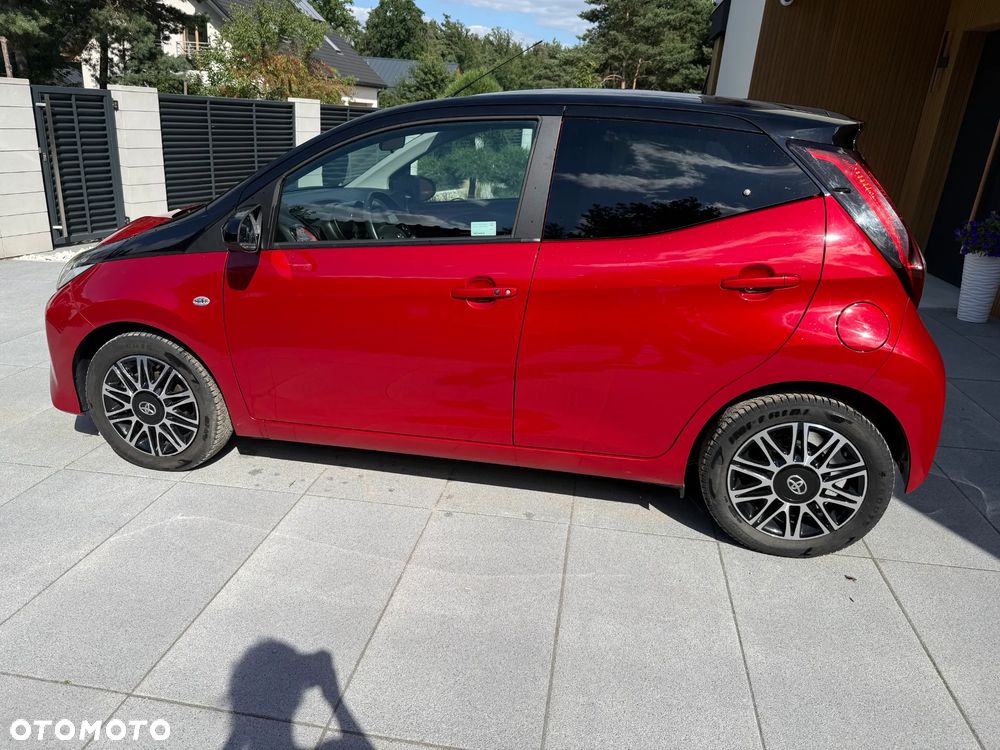 Toyota Aygo x.shift x-play connect - 1
