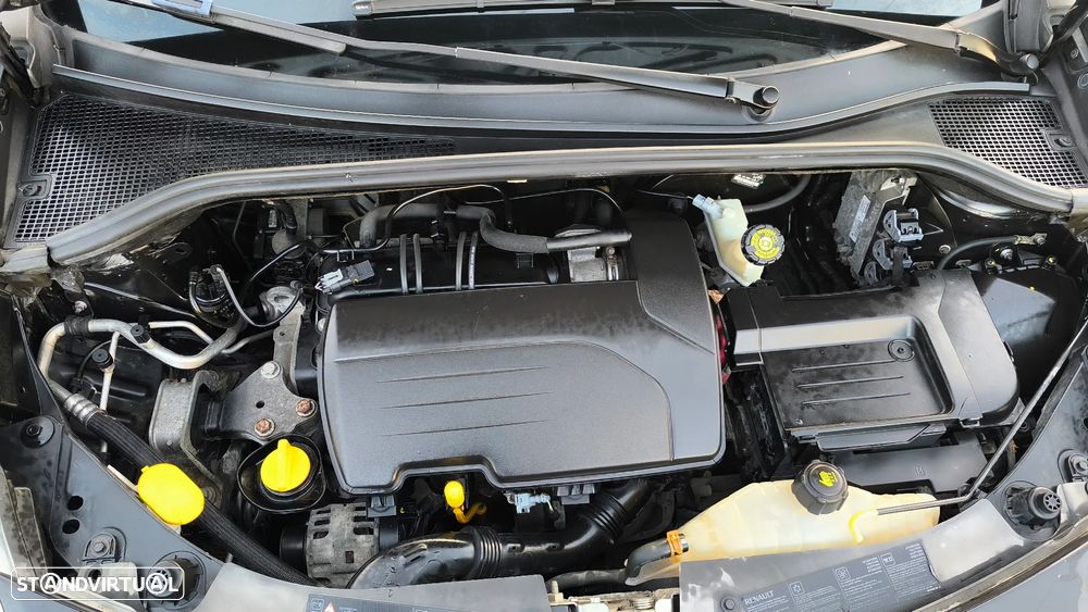 Renault Clio Sport Tourer - 11