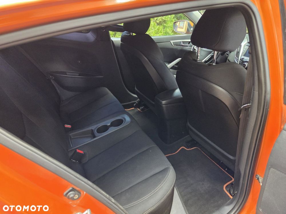 Hyundai Veloster 1.6 GDI Comfort - 12