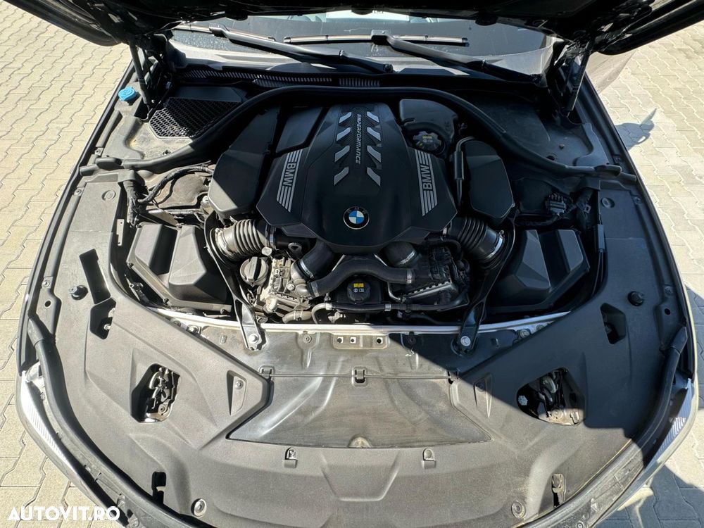 BMW M8 M850i xDrive - 37