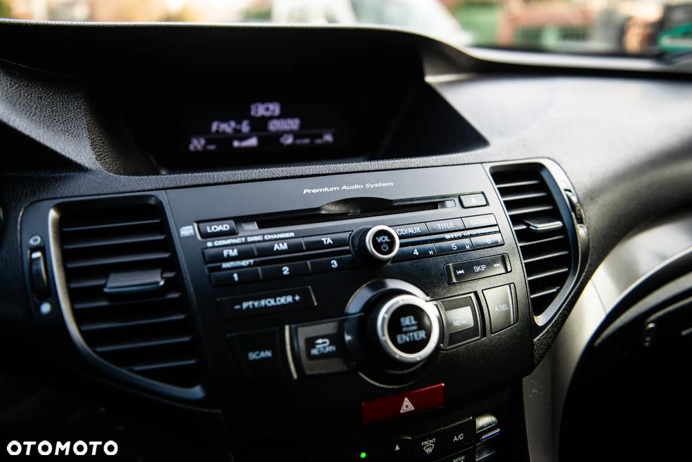 Honda Accord 2.0 Executive - 36