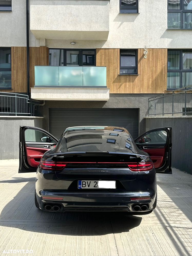Porsche Panamera Turbo - 11