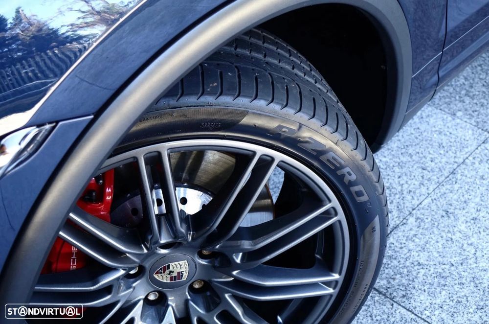 Porsche Cayenne Turbo - 6