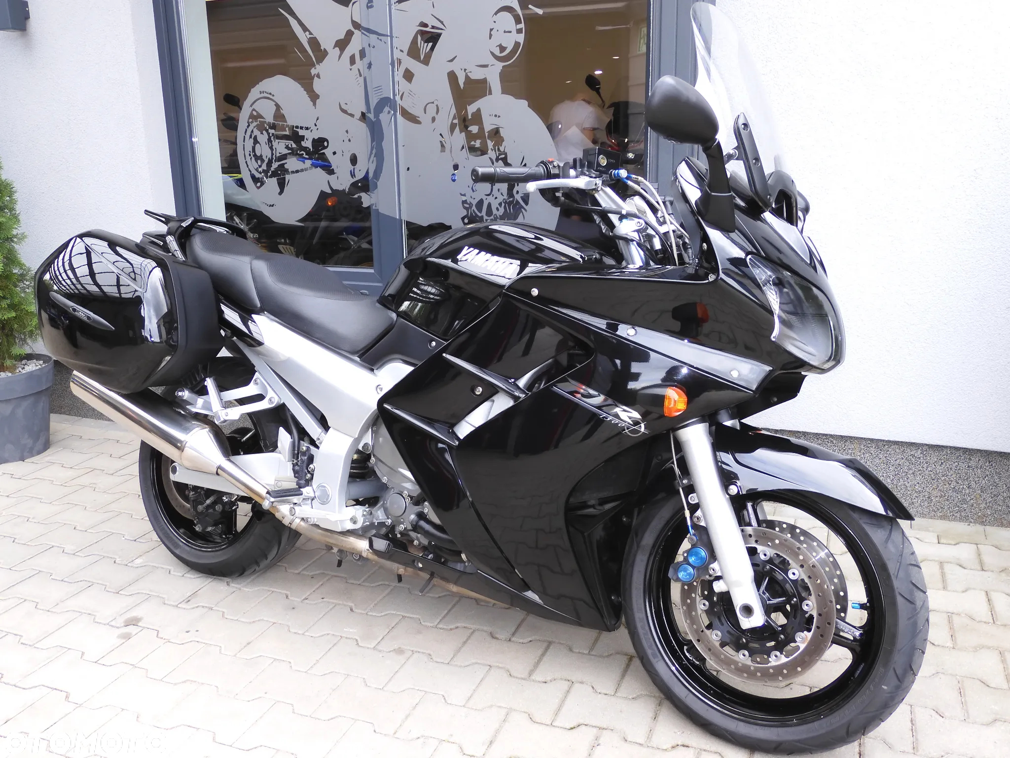 Yamaha FJR - 2