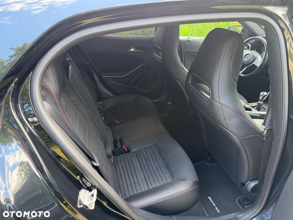 Mercedes-Benz GLA 200 AMG Line - 10