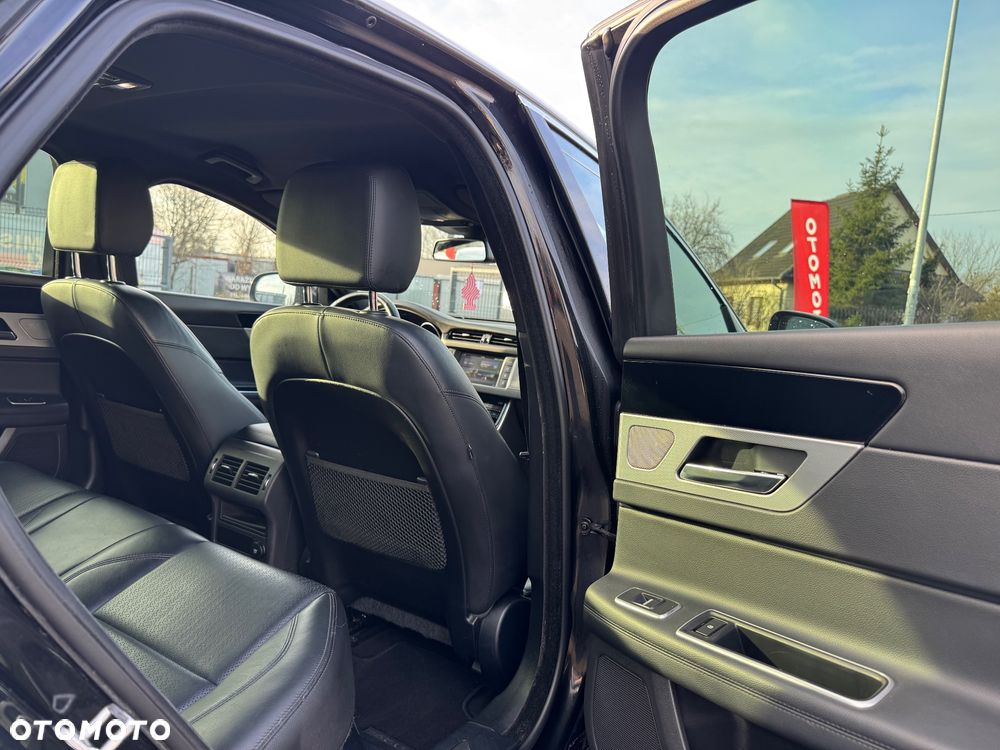 Jaguar XF 2.0 i4D Pure - 30