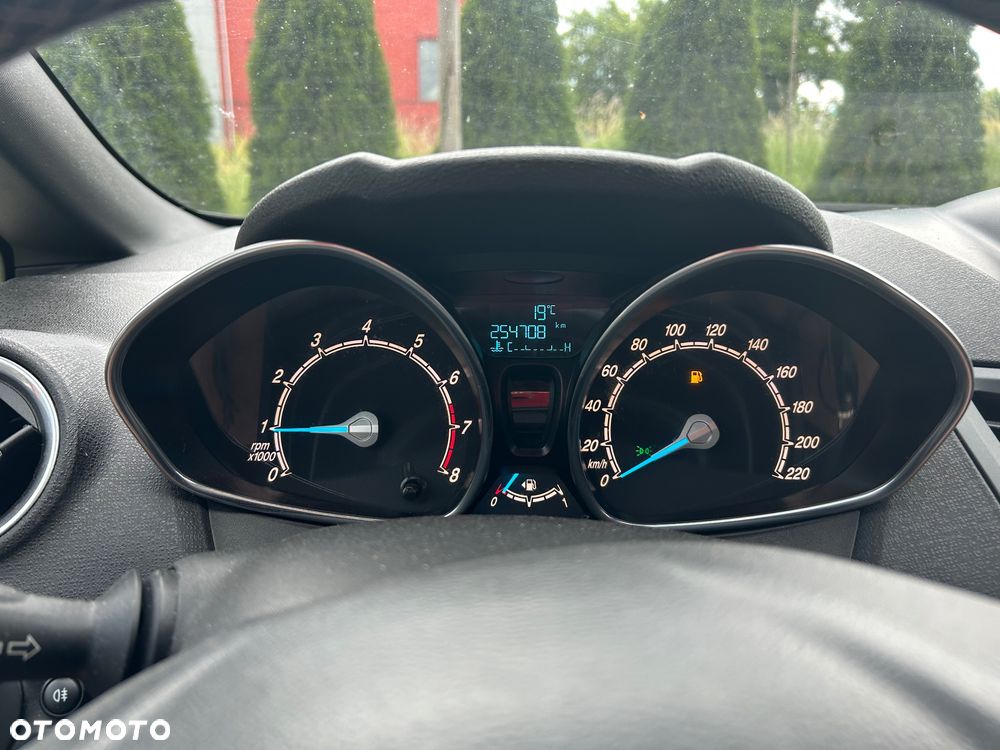 Ford Fiesta - 10