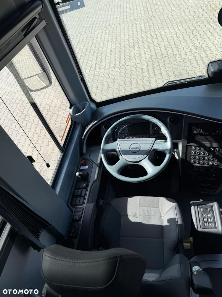 Isuzu Grand Toro XL - 9