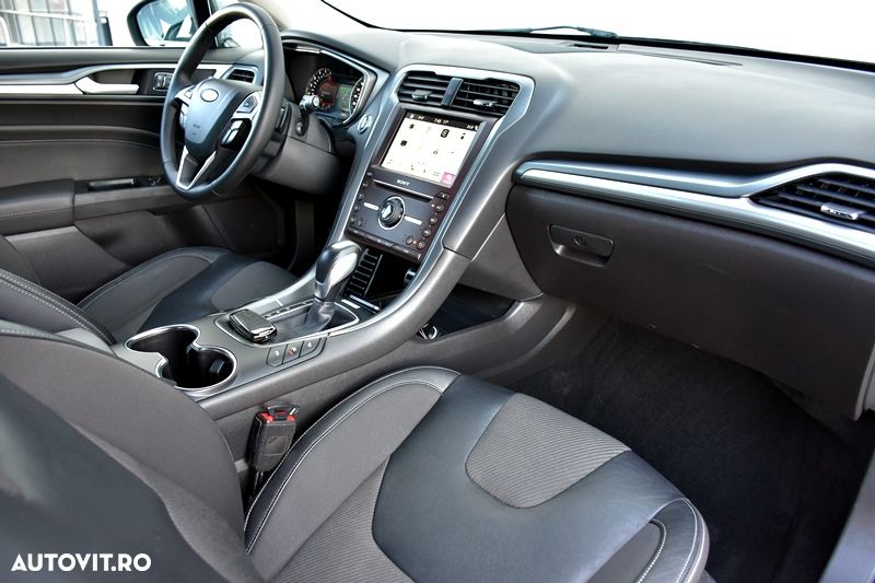 Ford Mondeo 2.0 TDCi Powershift AWD Business - 19