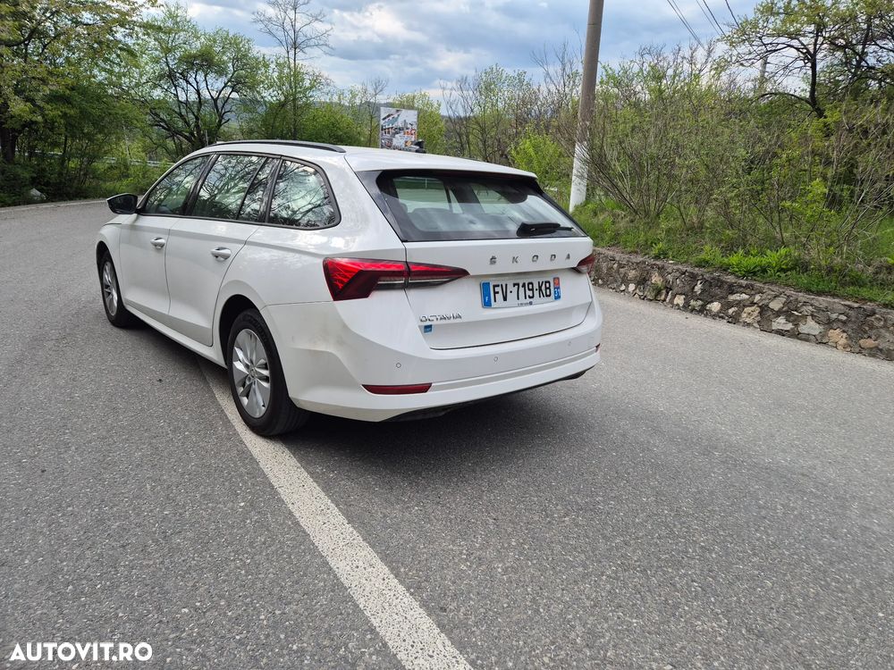 Skoda Octavia 2.0 TDI DSG Exclusive Plus - 4