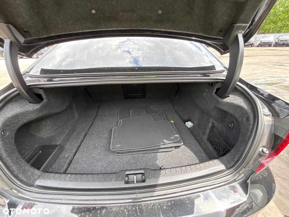 Volvo S60 T6 AWD Momentum Pro - 13