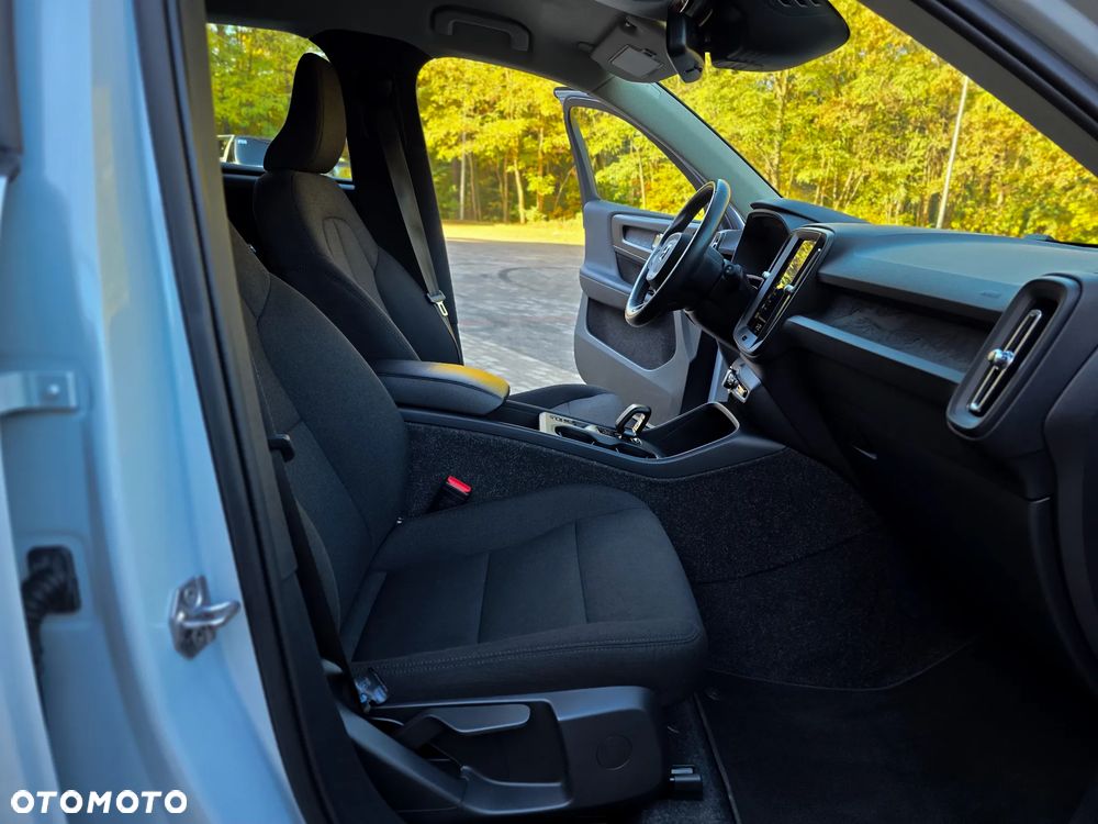 Volvo XC 40 - 25