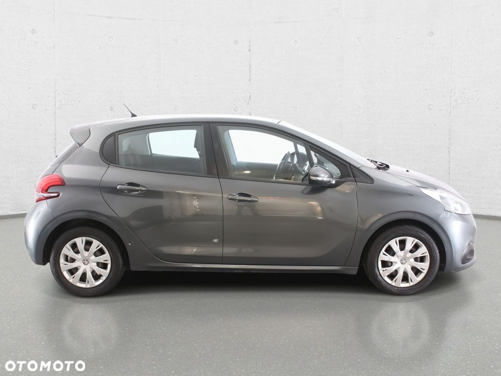 Peugeot 208 - 3