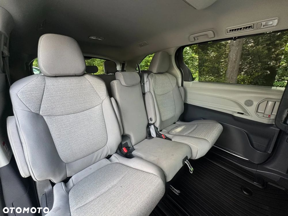 Toyota Sienna - 25