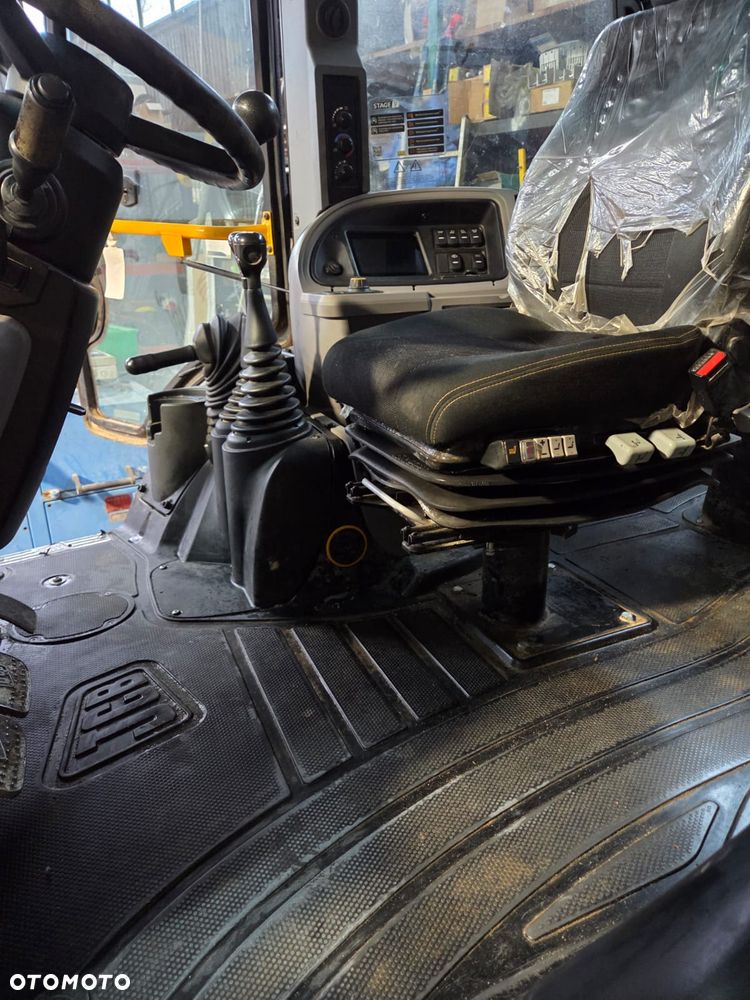 JCB JCB 4CX PLUS 2022r 790 mth 315 000 netto FV - 16