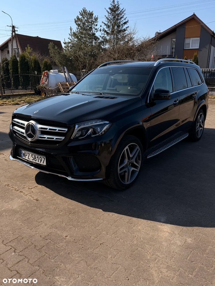 Mercedes-Benz GLS - 22