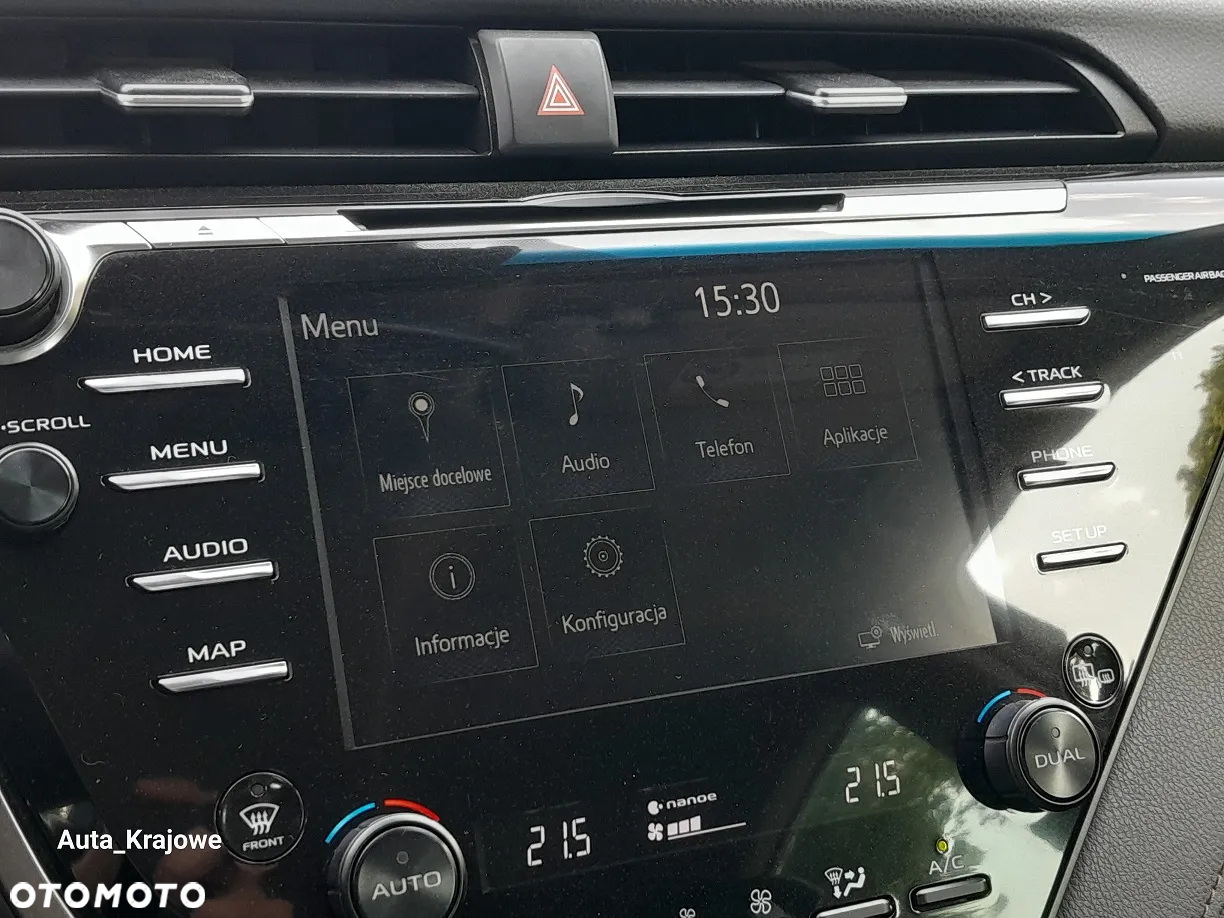 Toyota Camry 2.5 Hybrid Executive CVT - 14
