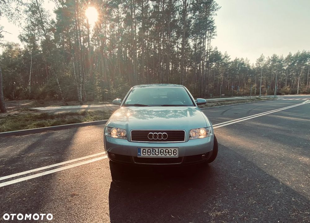 Audi A4 Limousine - 3