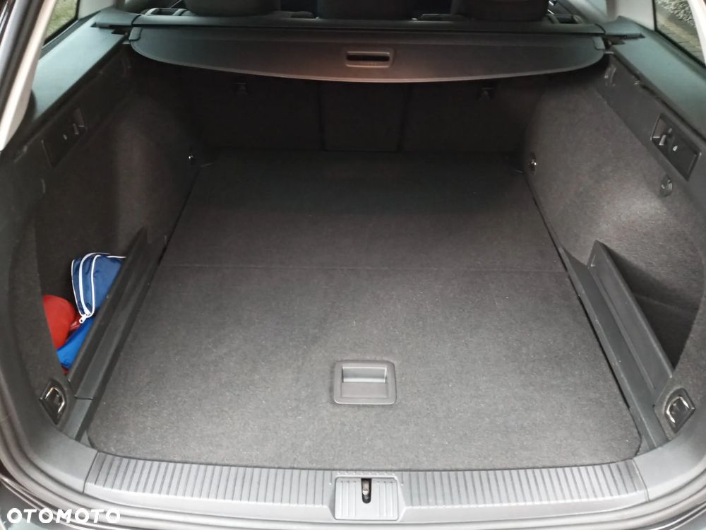 Volkswagen Passat 2.0 TSI Business DSG - 32