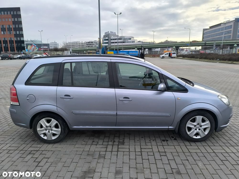 Opel Zafira 1.8 Enjoy - 2