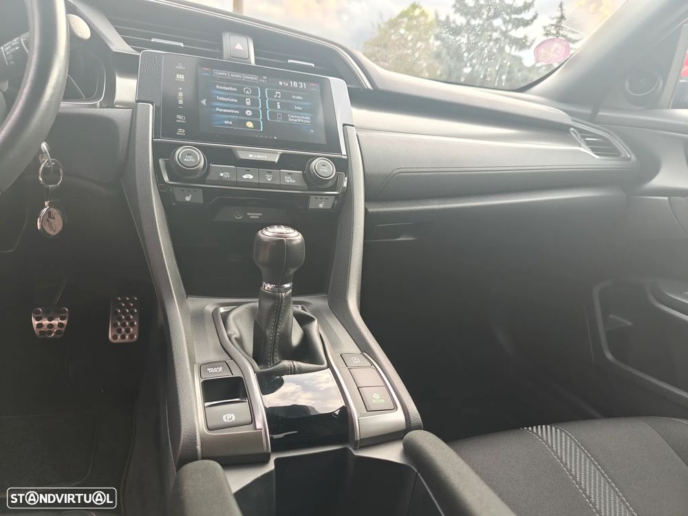 Honda Civic 1.0 i-VTEC Executive - 25