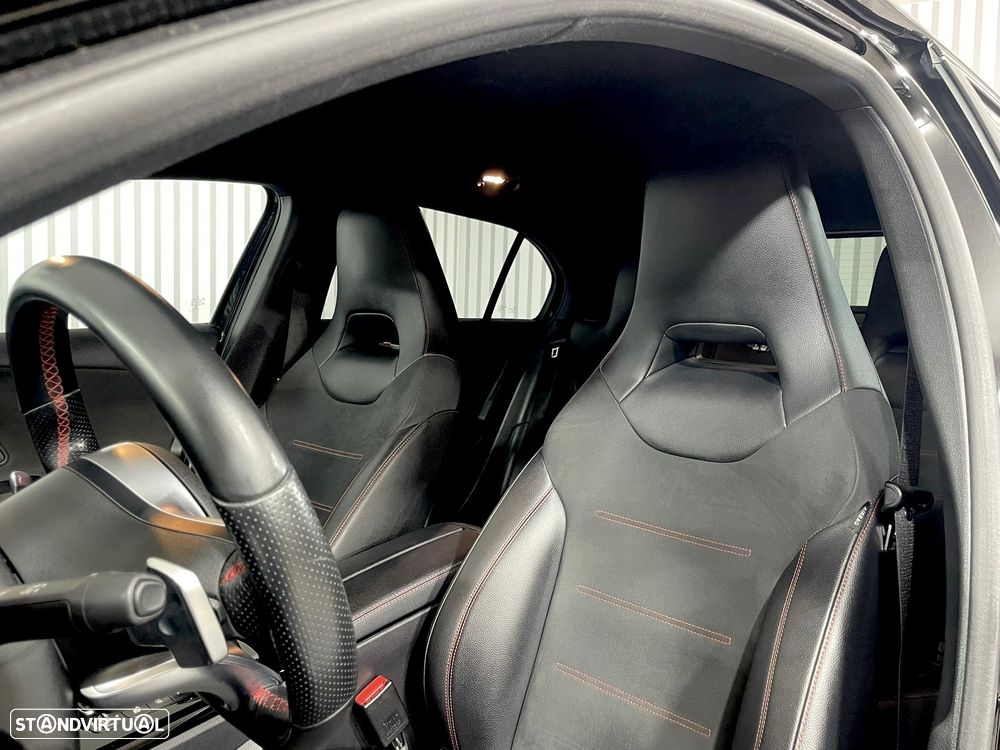 Mercedes-Benz A 250 e AMG Line - 14