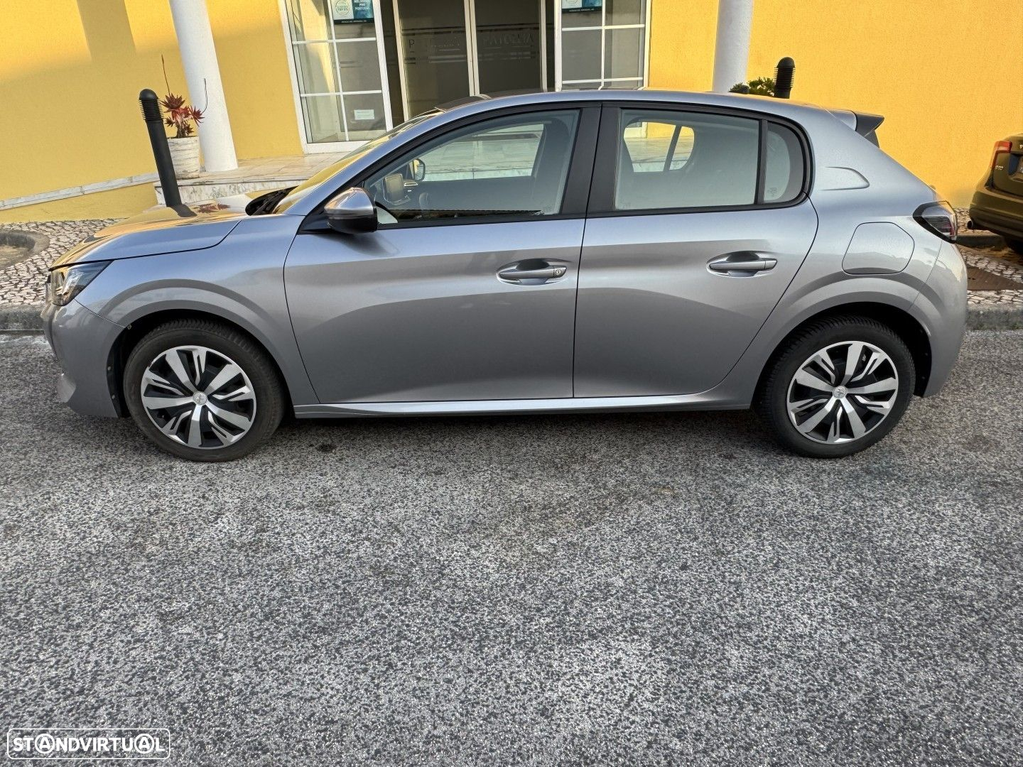 Peugeot 208 1.2 PureTech Allure - 6