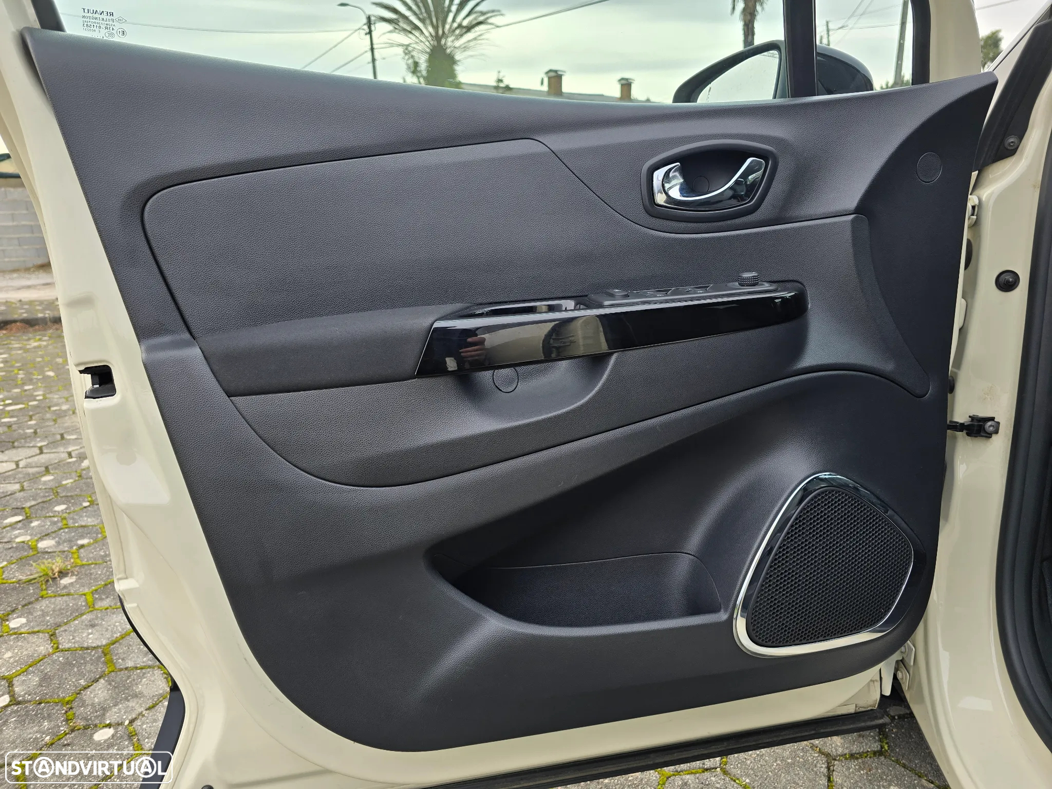 Renault Captur 1.5 dCi Exclusive - 27