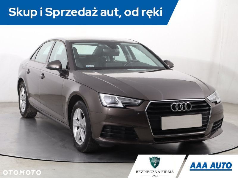 Audi A4 Limousine - 3