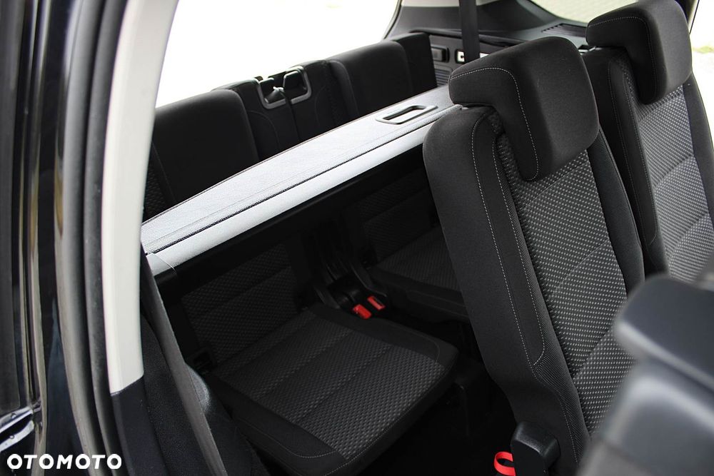 Volkswagen Touran 2.0 TDI SCR Highline - 26