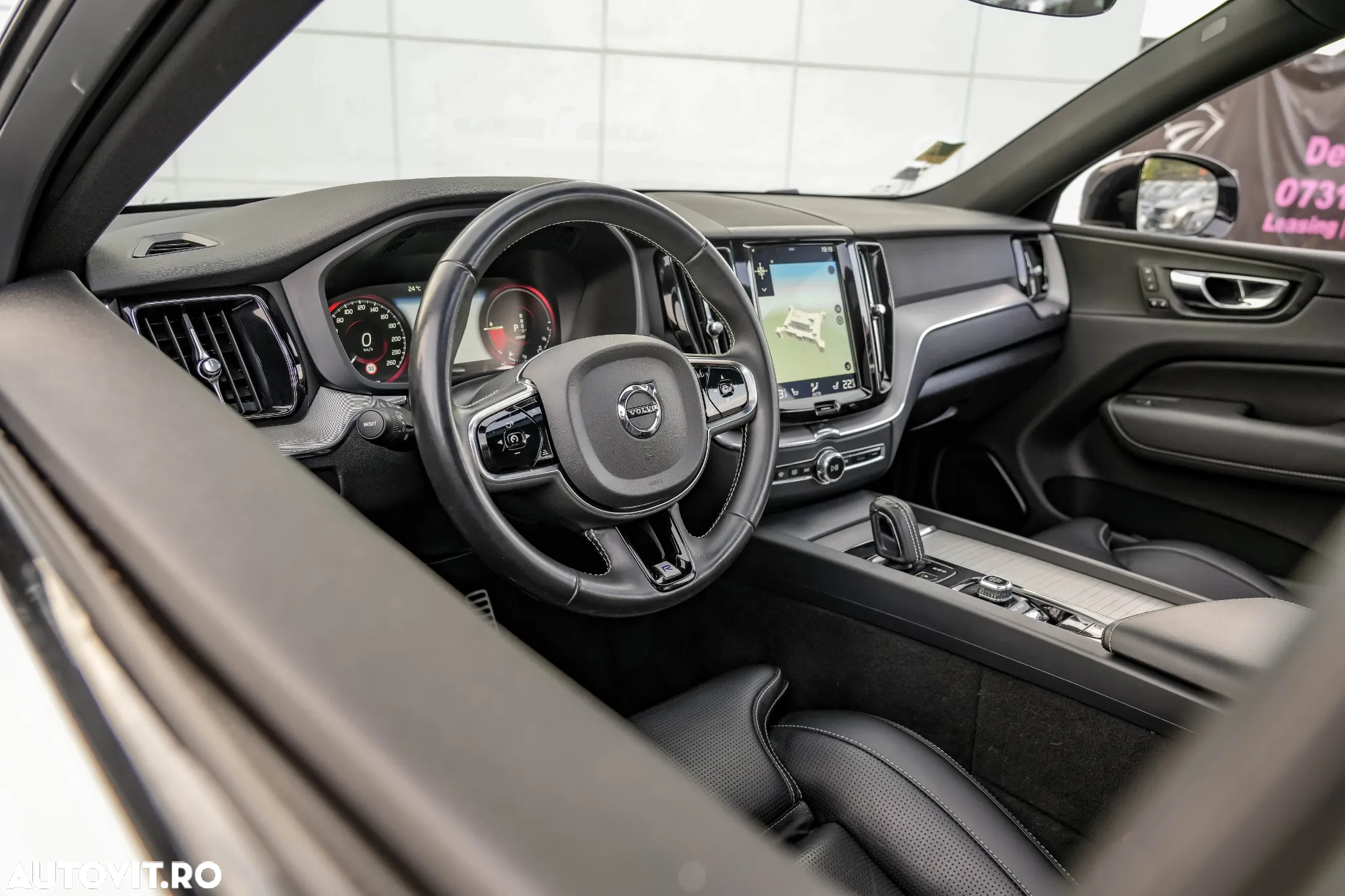 Volvo XC 60 T8 AWD Recharge Geartronic RDesign - 23