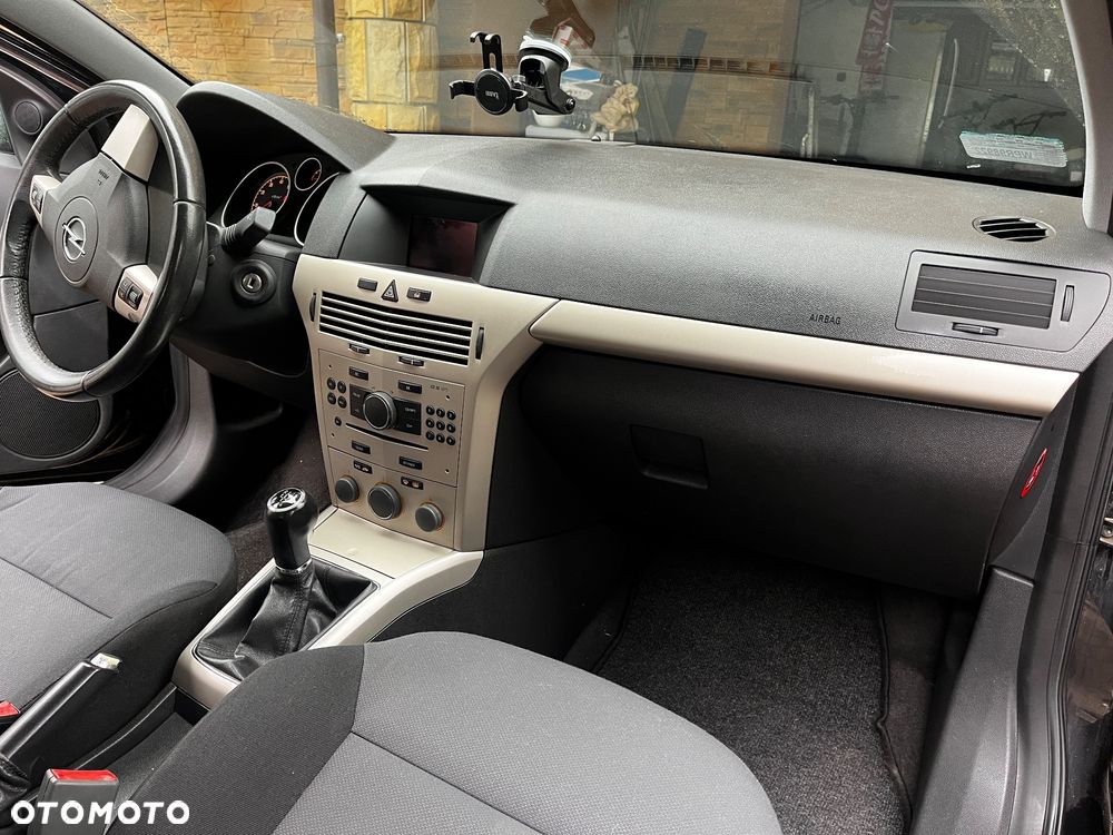 Opel Astra 1.6 Enjoy - 12