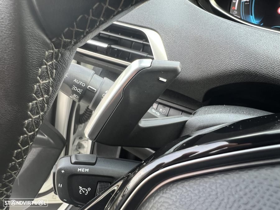 Peugeot 3008 225 e-EAT8 Allure Pack - 27