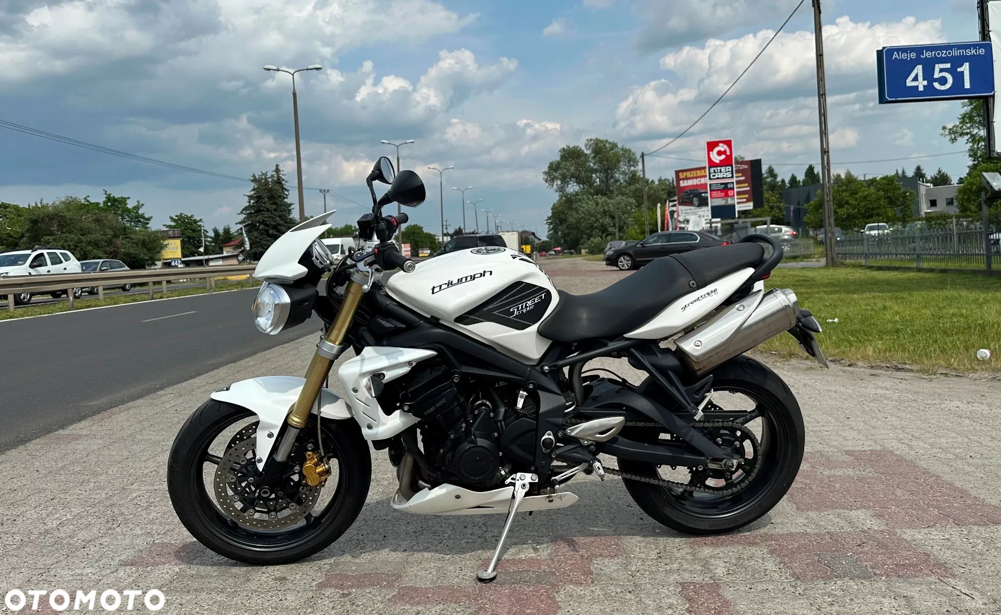 Triumph Street Triple - 1