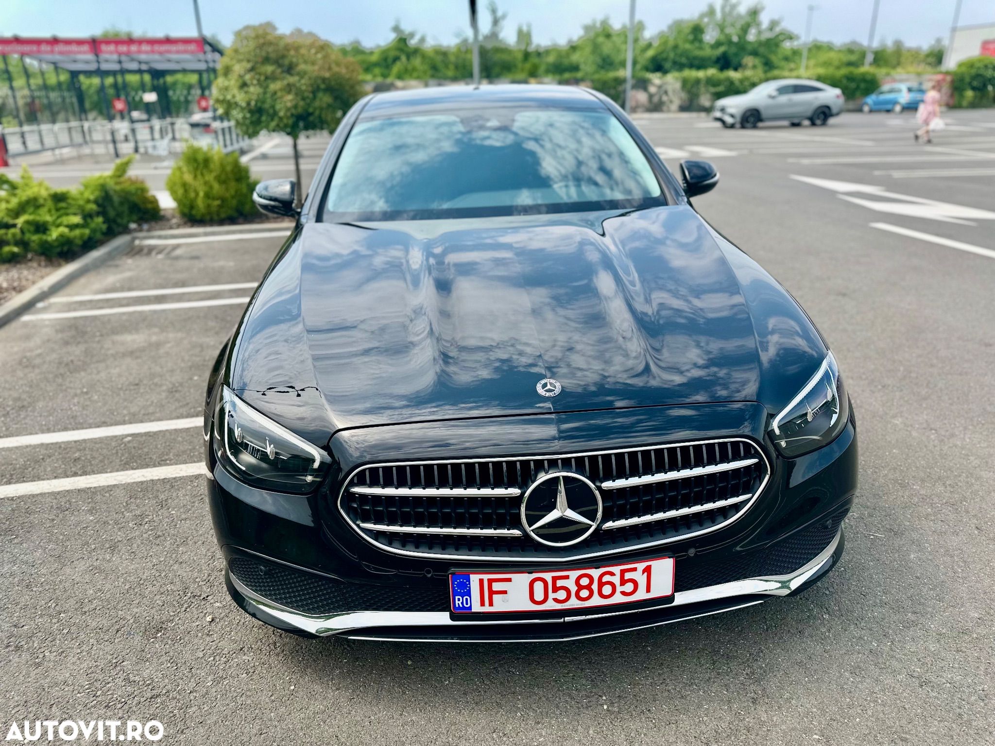 Mercedes-Benz E 220 d T 9G-TRONIC - 1