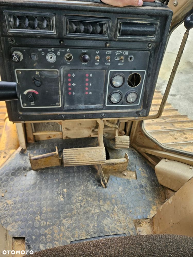 Caterpillar D4 CAT - 15