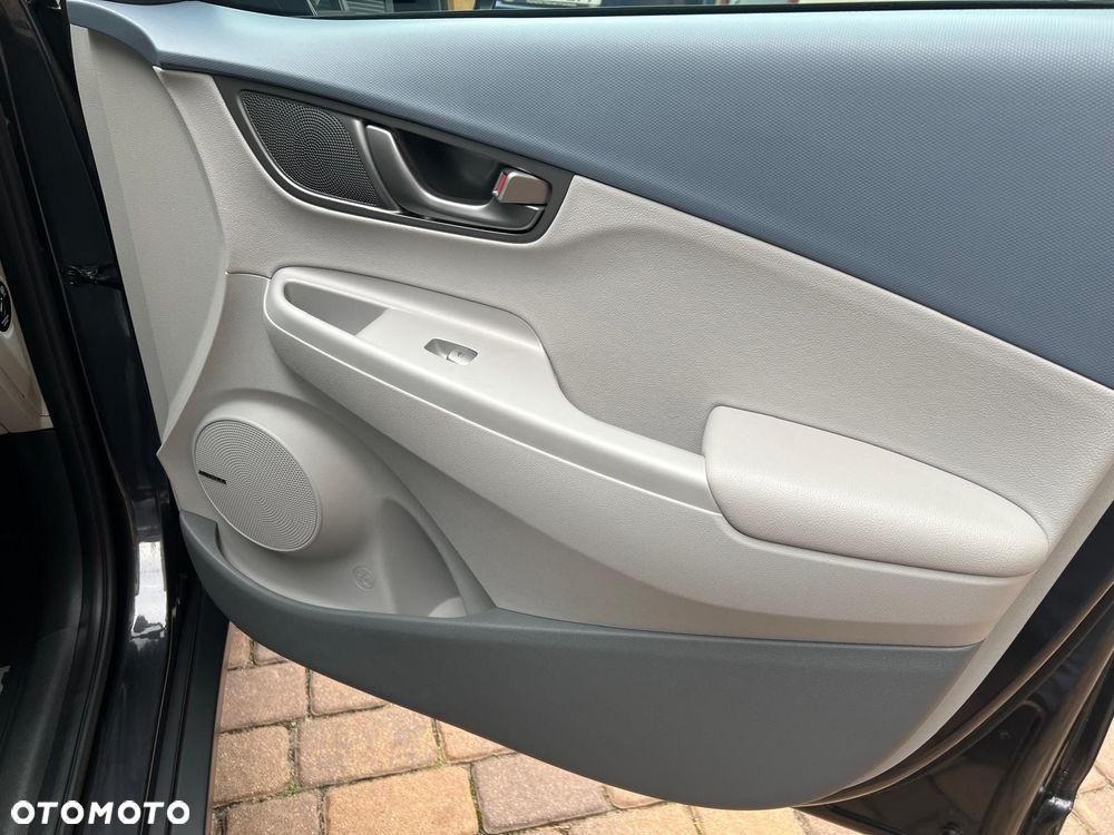 Hyundai Kona 64kWh Platinum - 36