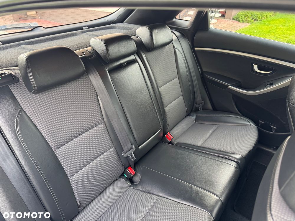 Hyundai i30 1.6 GDI Premium - 19