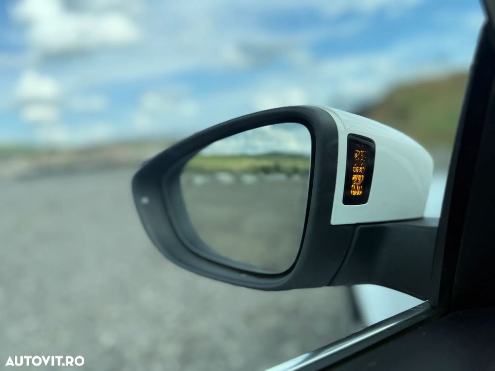 Volkswagen Passat 2.0 TDI DPF R-Line Edition Plus - 22