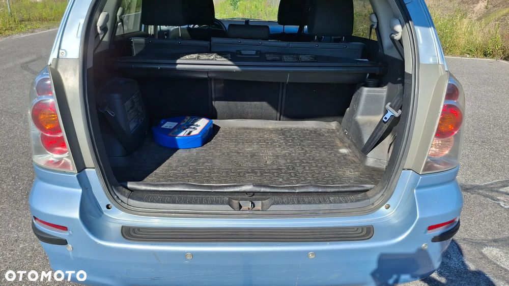 Toyota Corolla Verso - 21