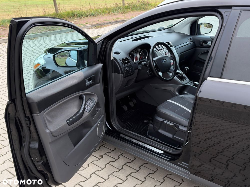 Ford Kuga 2.0 TDCi 2x4 Titanium - 18