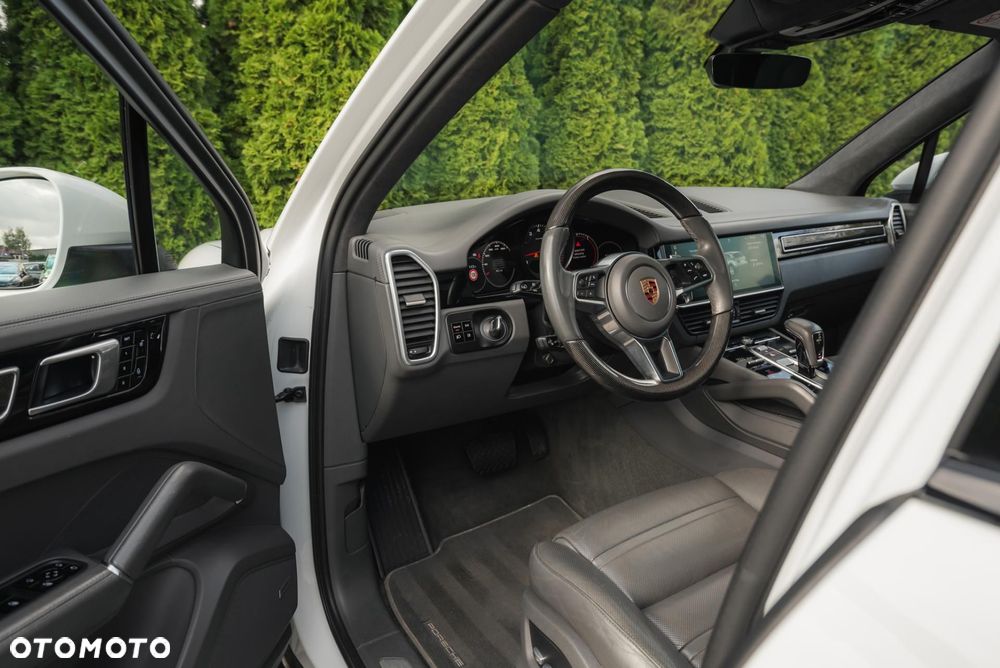 Porsche Cayenne - 9
