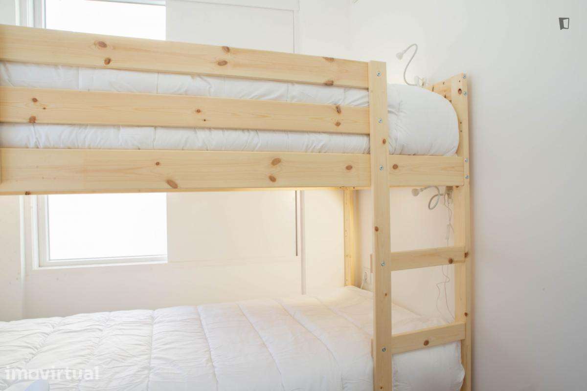 Quarto - localizado em Paranhos Porto - Grande imagem: 3/30