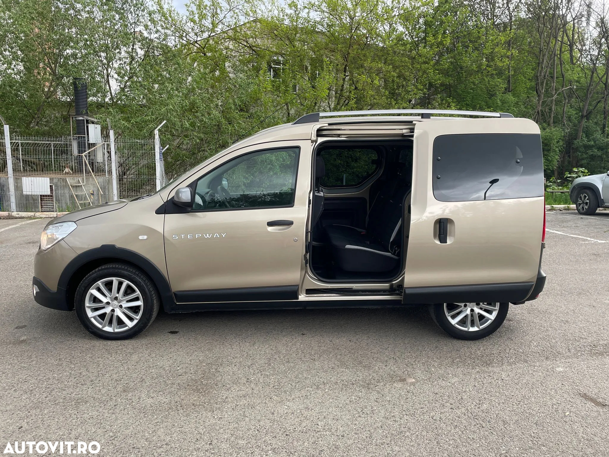 Dacia Dokker 1.5 Blue dCi Stepway - 11