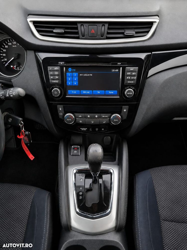 Nissan Qashqai 1.6 DCI Xtronic N-Connecta - 14