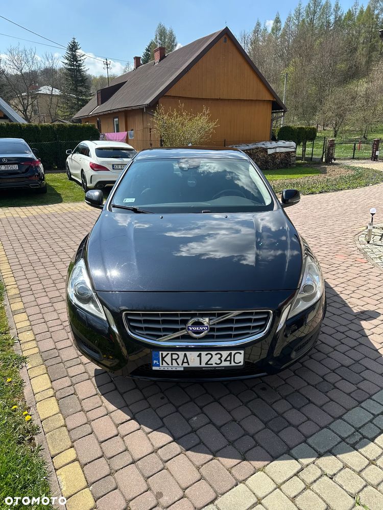 Volvo S60 T3 Momentum - 1